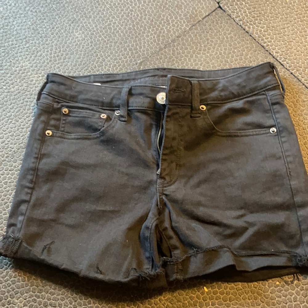 AE black midi shorts size 8